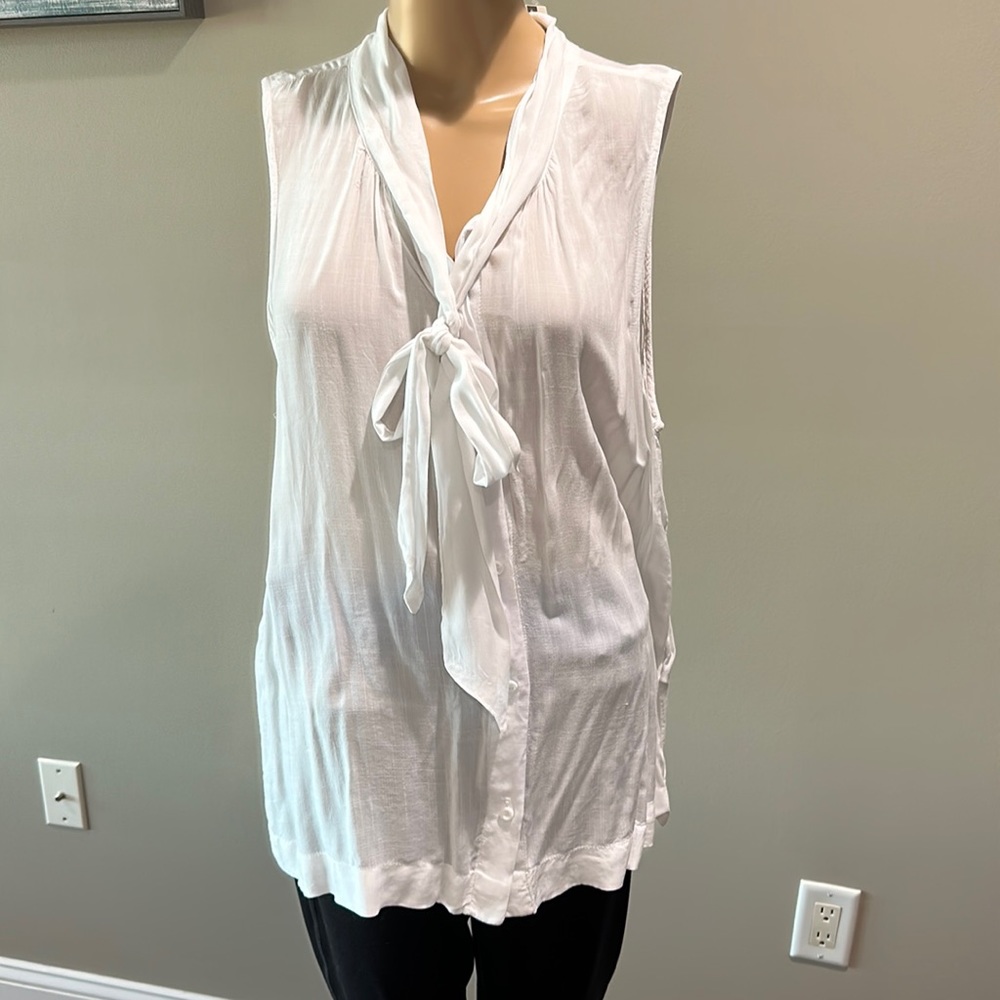 Anthropologie Cloth and Stone white XL sleeveless tie neck blouse. New with tags